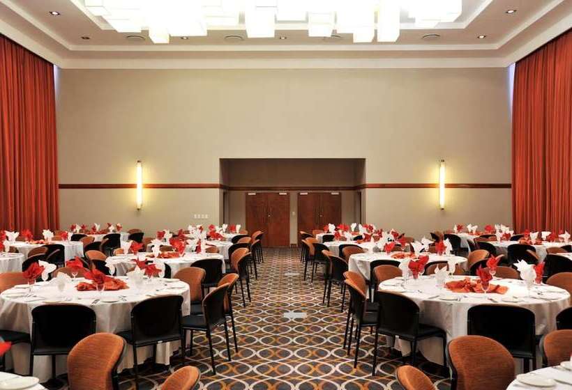 ホテル Cresta Mahalapye