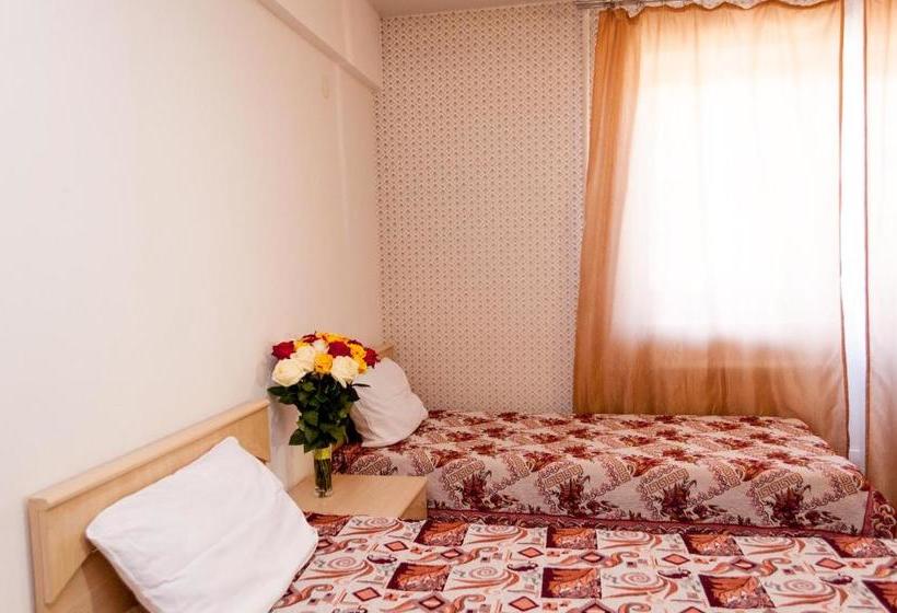 호텔 Irkutsk Hostel On Baykalskaya