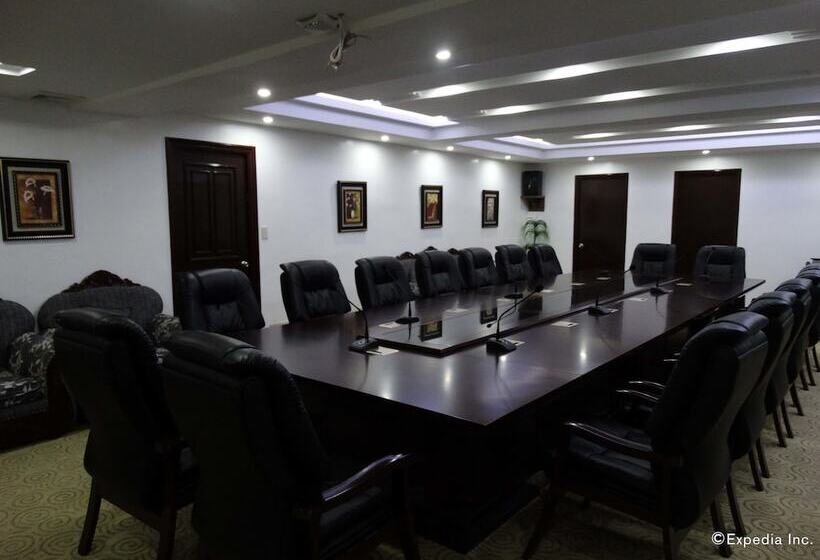 هتل Lido De Paris