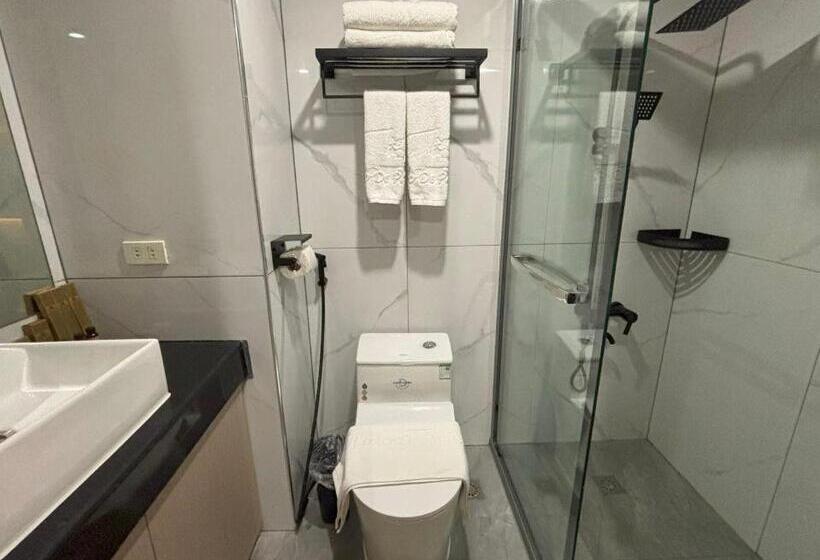 هتل Lido De Paris