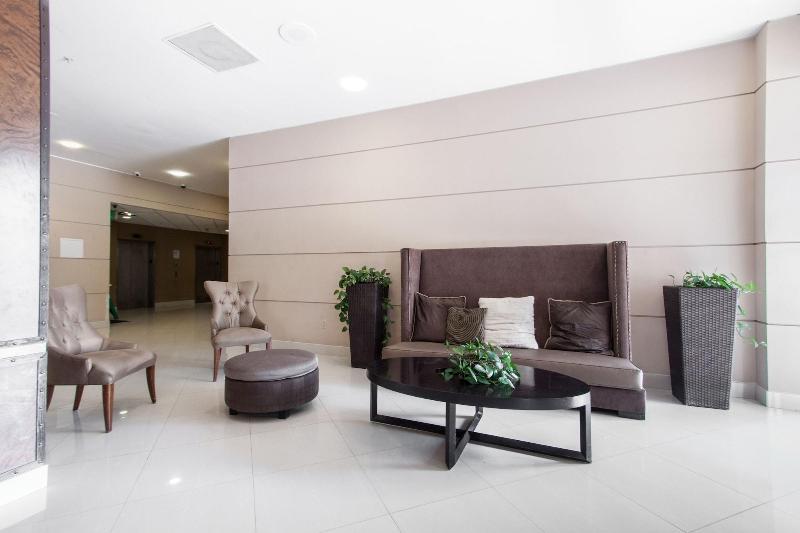 בית מלון כפרי Sunny Isles Ocean Reserve Condo Apartments