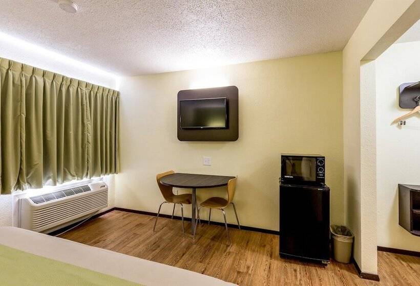 Motel 6 Troy, Il
