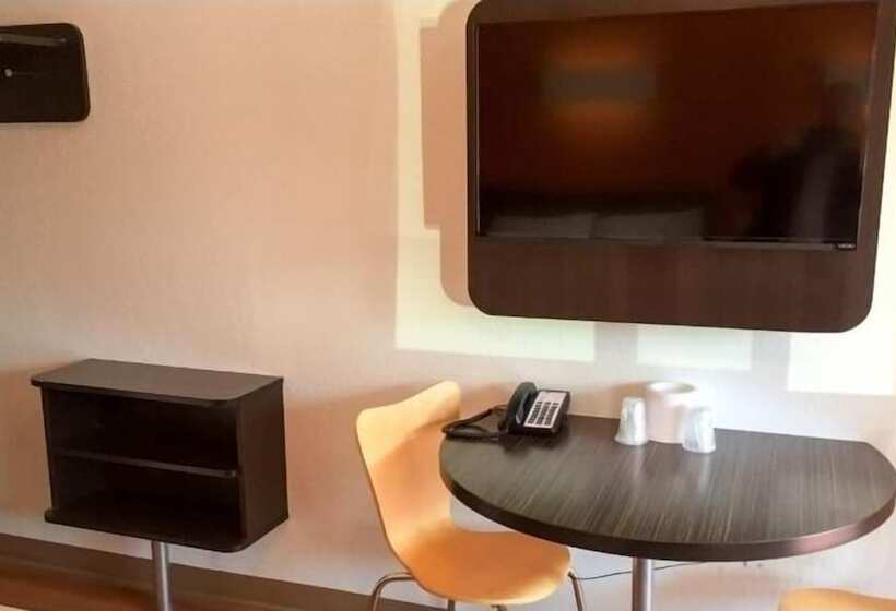 فندق على الطريق Travelodge By Wyndham Sacramento Convention Center