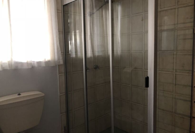 فندق على الطريق True Blue Motor Inn