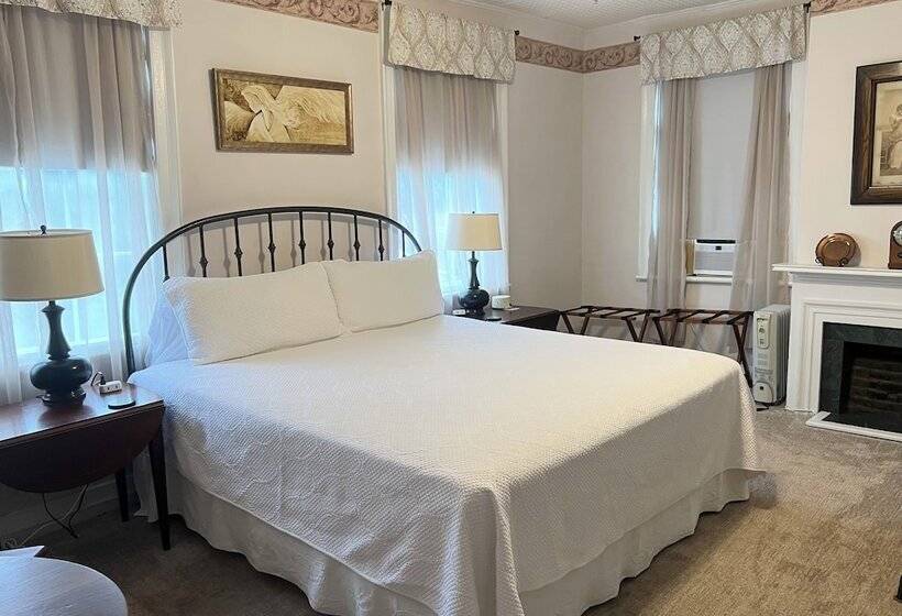 مبيت وإفطار Rogues  Harbor Inn