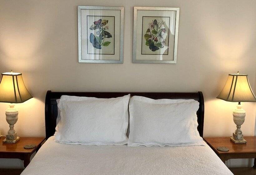 مبيت وإفطار Rogues  Harbor Inn