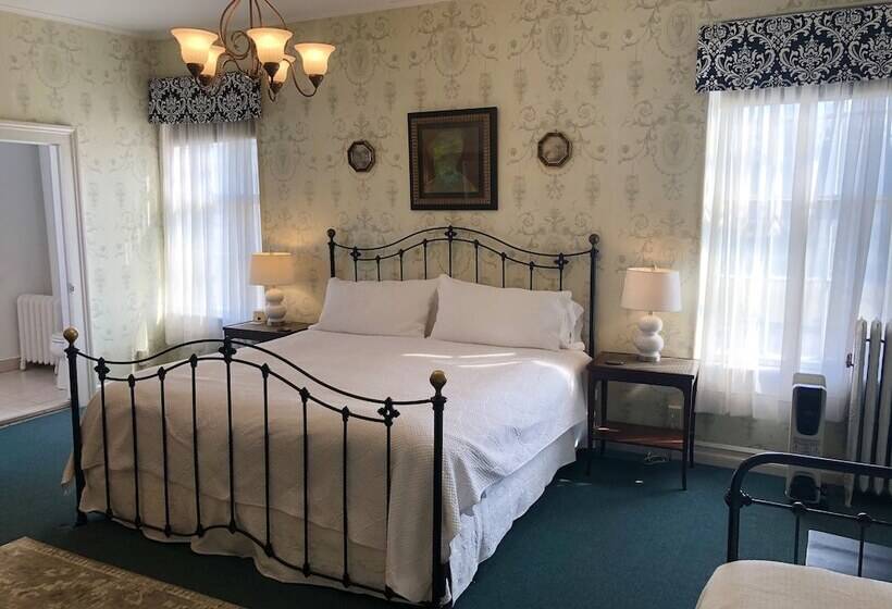 مبيت وإفطار Rogues  Harbor Inn