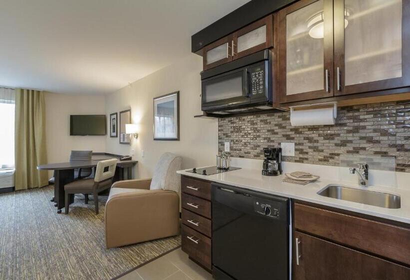 هتل Candlewood Suites Mishawaka, An Ihg