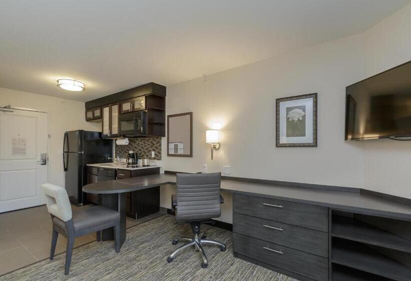 هتل Candlewood Suites Mishawaka, An Ihg