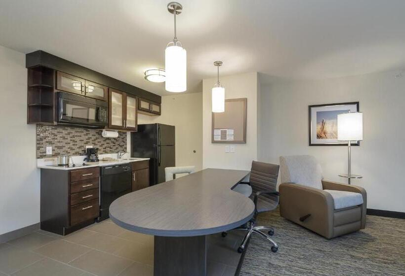 هتل Candlewood Suites Mishawaka, An Ihg