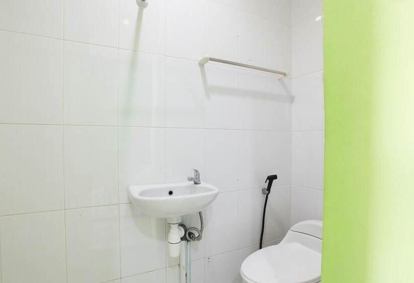 هتل The Nancy S Homestay Pekanbaru Mitra Reddoorz