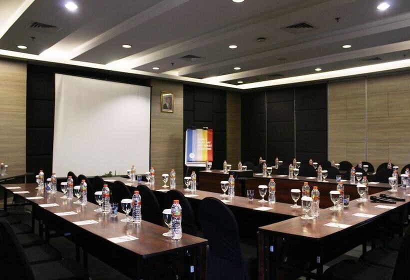 Vasaka Hotel Jakarta Managed By Dafam