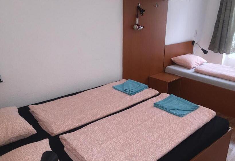 ペンション Omega Guesthouse Budapest