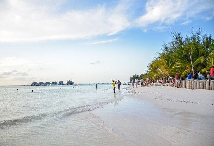 בית מלון כפרי Kae Beach Bungalow