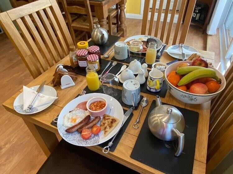 بنسيون Montague Villa