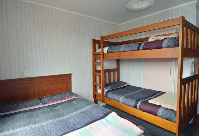 Arcadia   Hostel