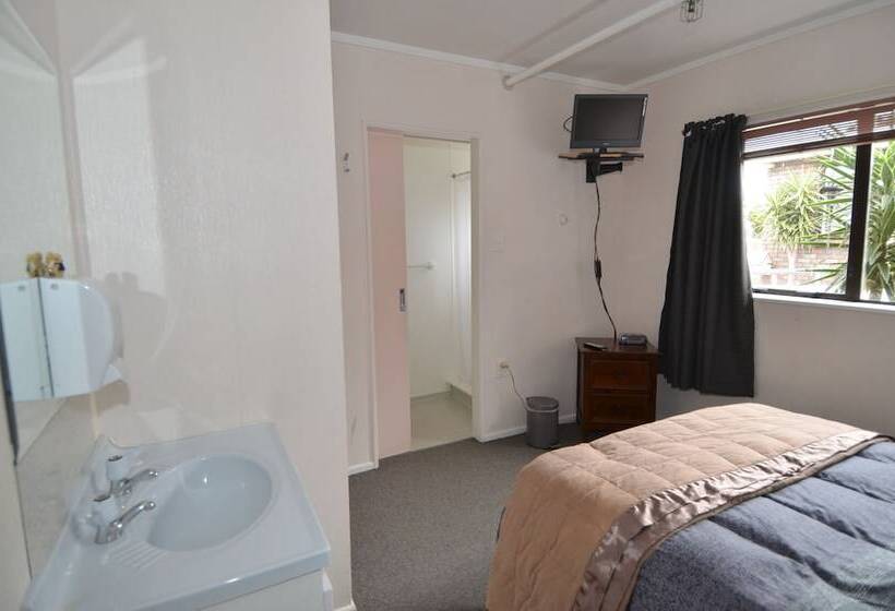 Arcadia   Hostel