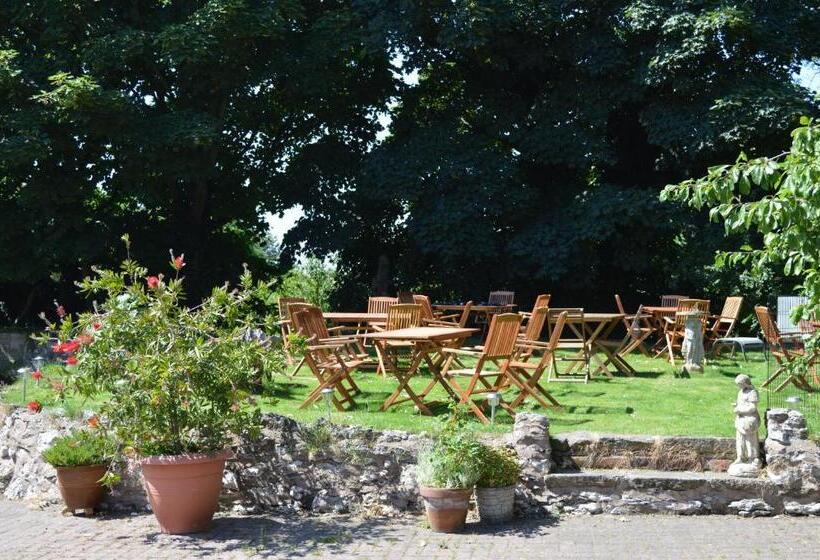 住宿加早餐  Orchard Lodge & Wolds Restaurant
