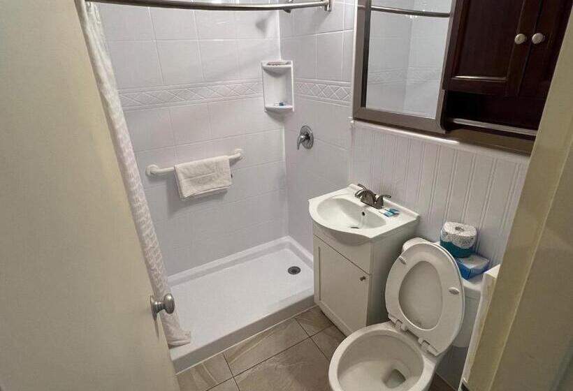 Отель Enchanted Isle Hollywood Beach Resort