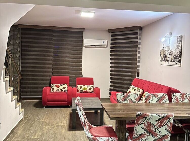 هتل Dolphin Apart &