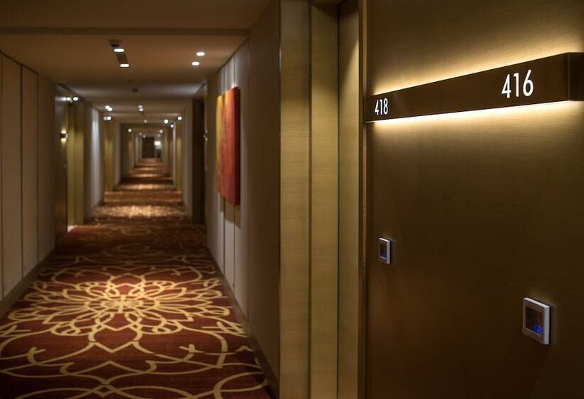 Feathers  A Radha Hotel, Chennai