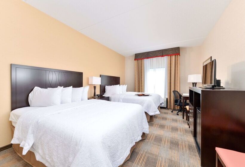 ホテル Hampton Inn & Suites California Universitypittsburgh