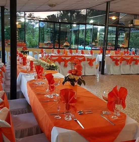 هتل Hostería Las Heliconias