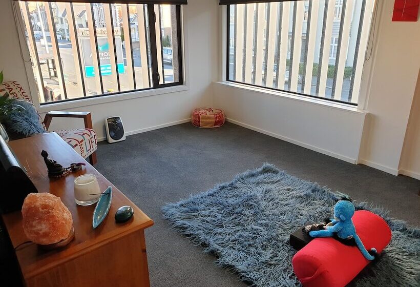 مُتل Aurora On George