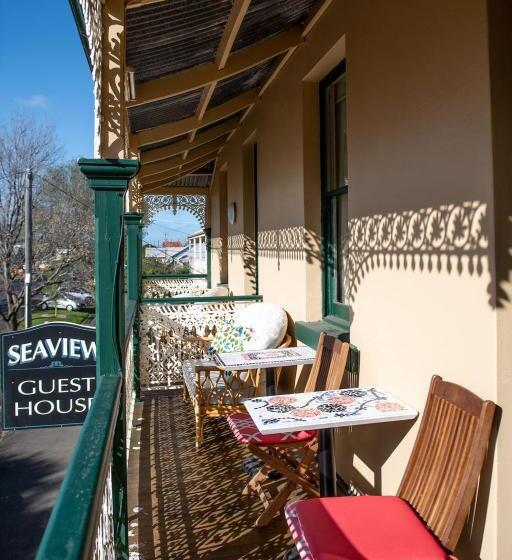 膳宿费 Seaview House