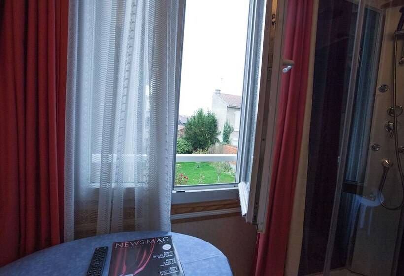 هتل De La Cité