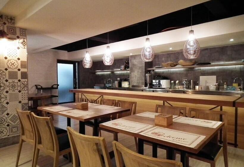 هتل Lan Kwai Fong Garden