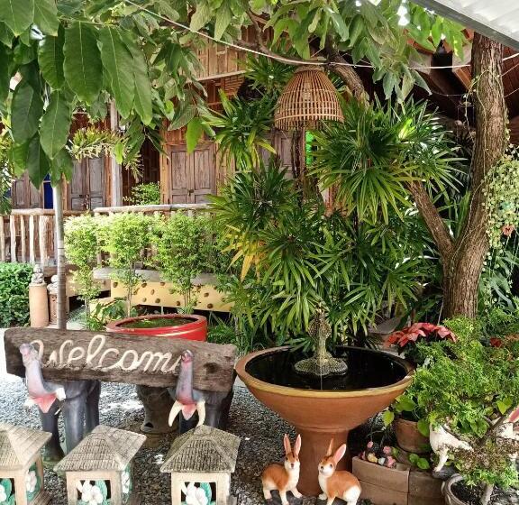 פנסיון J & J Guesthouse