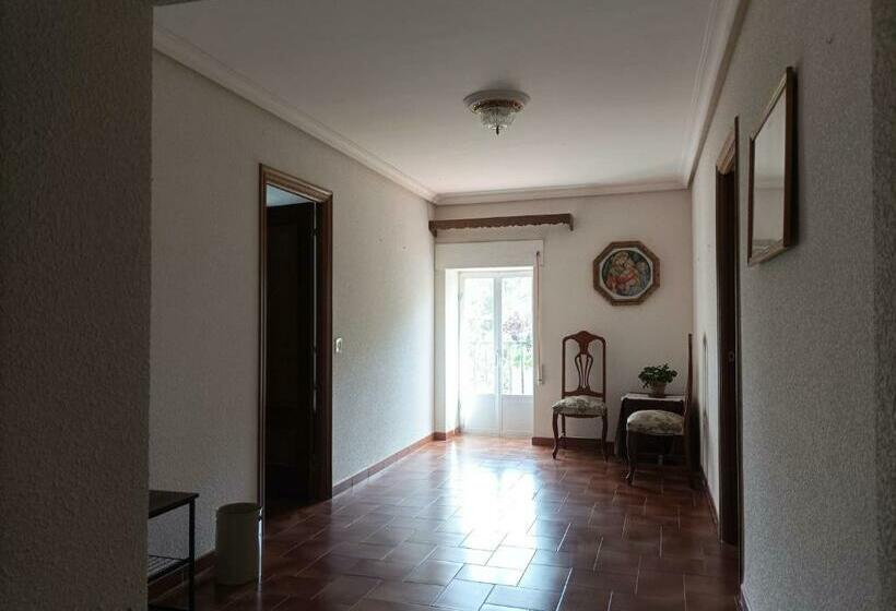 مبيت وإفطار Casa De Familia Estela