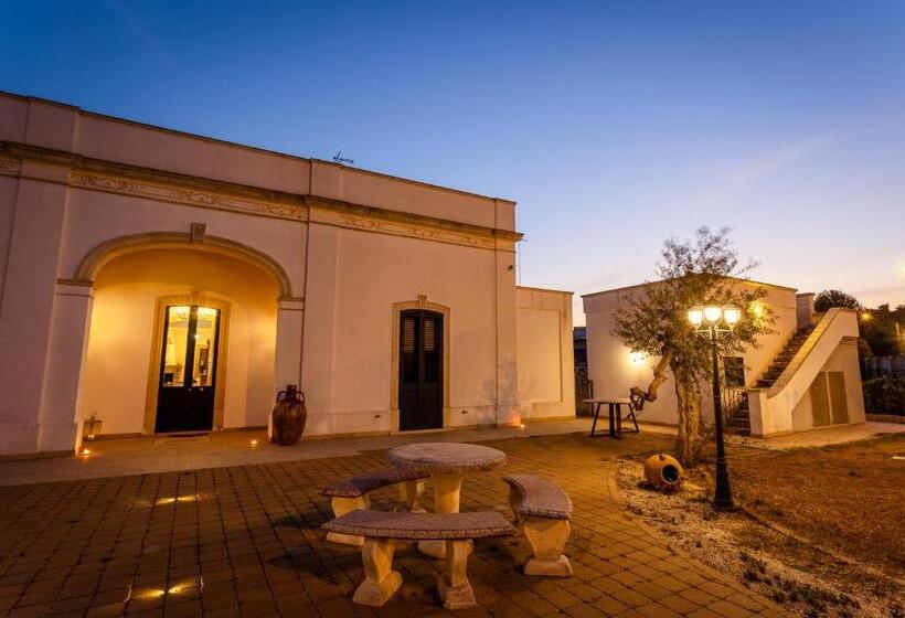 Bed and Breakfast Villa Giardino Delle Zie  Possibilità Di Servizio Mezza Pensione Cena Al Tavolo Colazione Vicino Osp