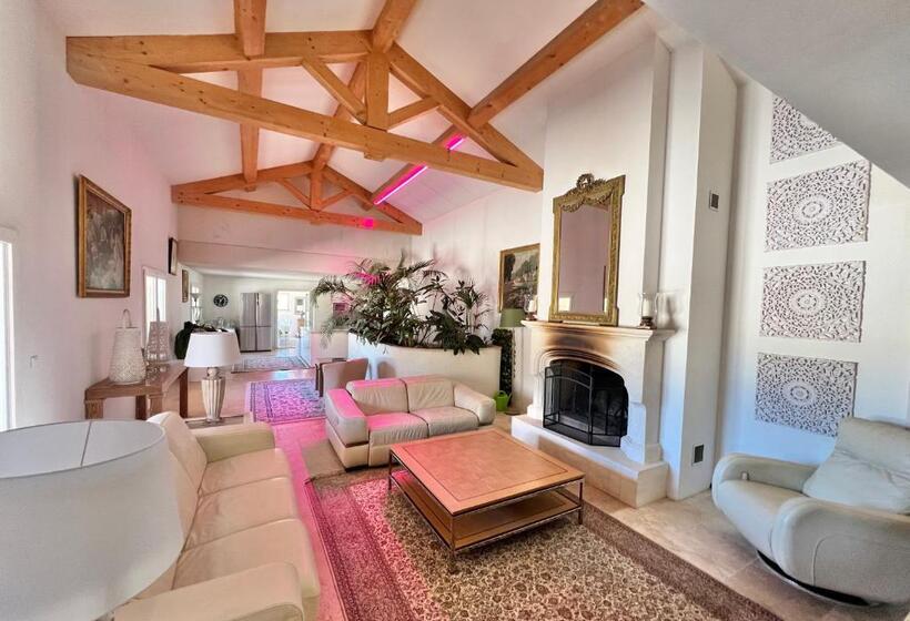 مبيت وإفطار Villa La Source 83   Room Close To St Tropez