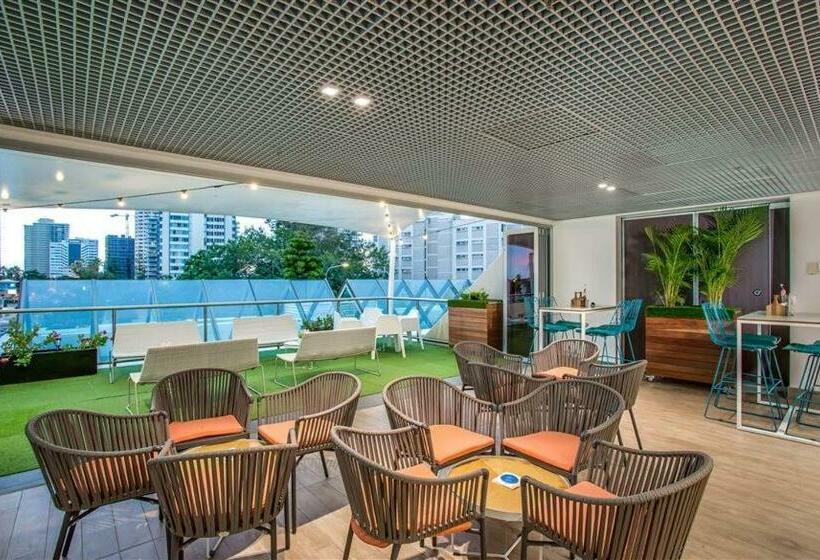 هتل Designer Suites Versace On View