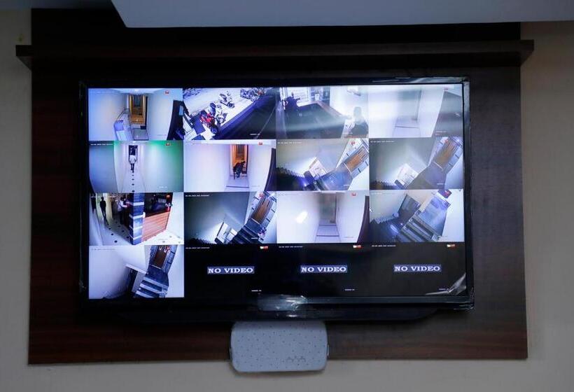 فندق Cnr Residency, Madanapalle