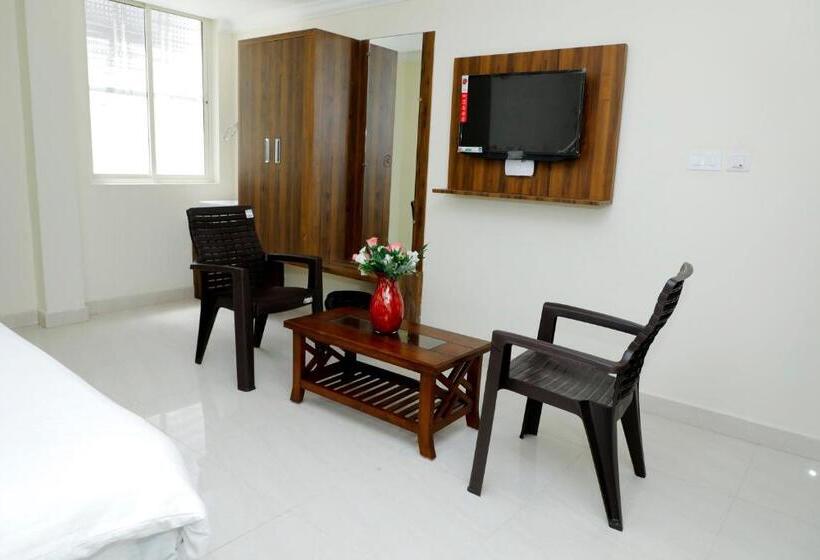 فندق Cnr Residency, Madanapalle