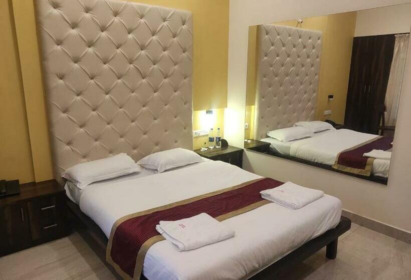 בית מלון כפרי Deepak Executive, Ganpatipule