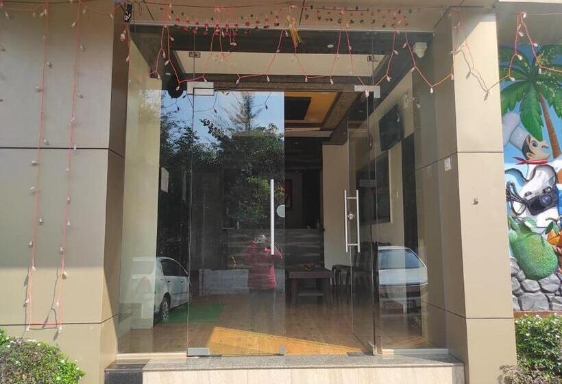 בית מלון כפרי Deepak Executive, Ganpatipule