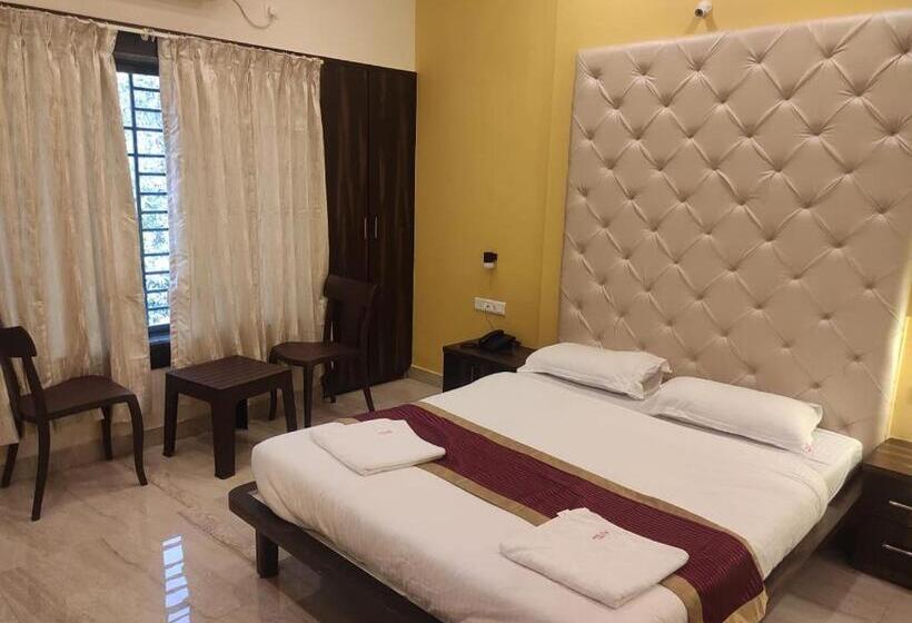 בית מלון כפרי Deepak Executive, Ganpatipule