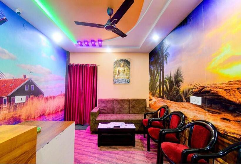 فندق Oyo Flagship 81403c  Mani Tarini