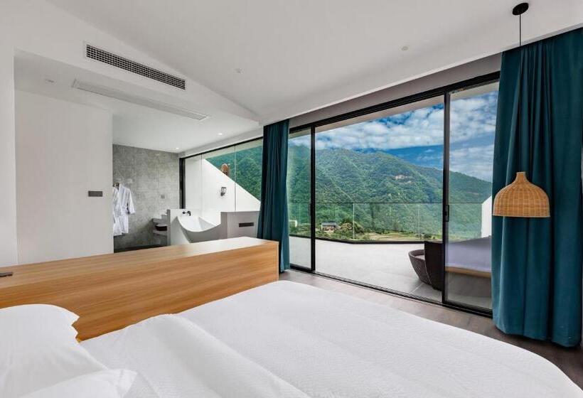 فندق Avatar Mountain Resort