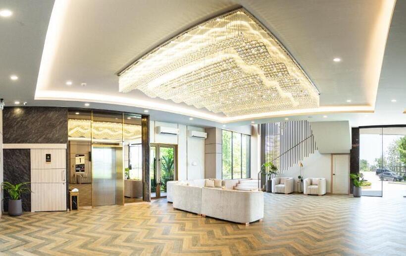 Ysw Hotel Lopburi