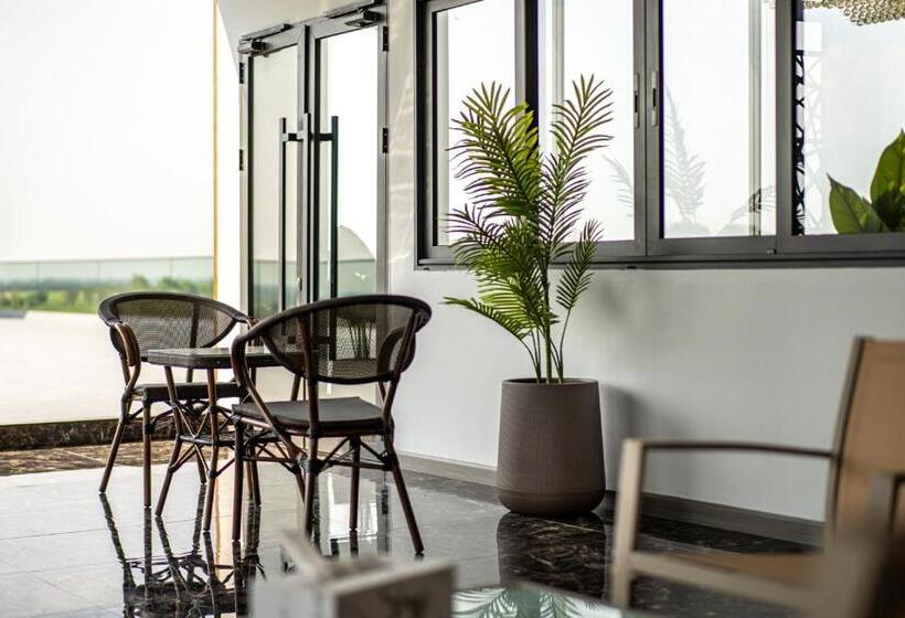 Ysw Hotel Lopburi