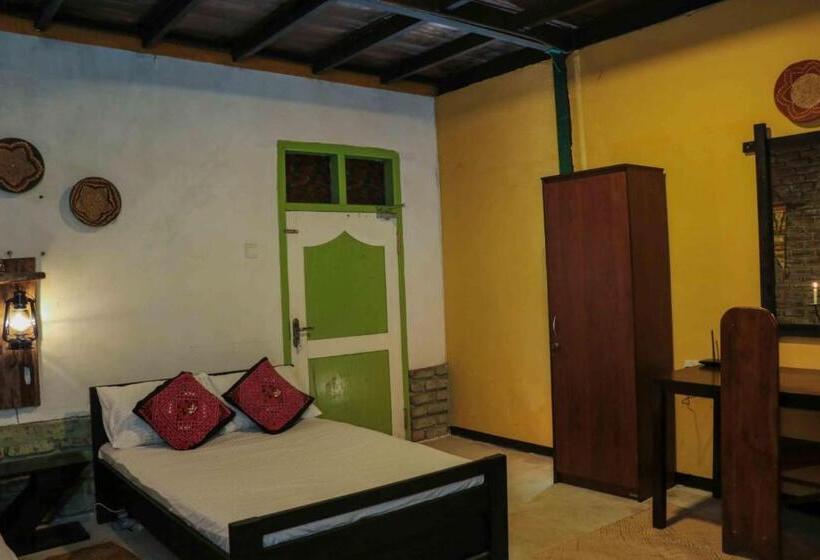 Bed and Breakfast Shadow Mask Bungalow