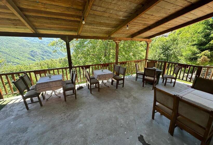 پانسیون Guesthouse Kroni I Micanit
