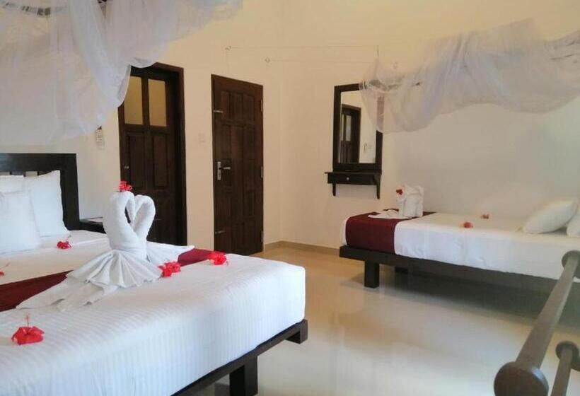 פנסיון Villa Sanitha