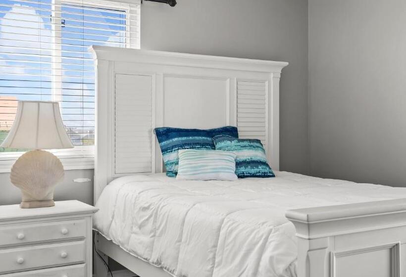 301a Queens Grant