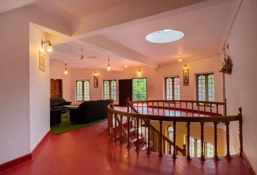 酒店 Misty Heights By The Sanihara